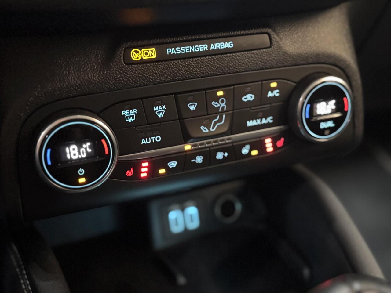 Ford FOCUS 1.0 EcoB Hybrid Titanium X Ad. Cruise Navi Camera Winter pack Privacy Glass Wagon Dealeronderhouden