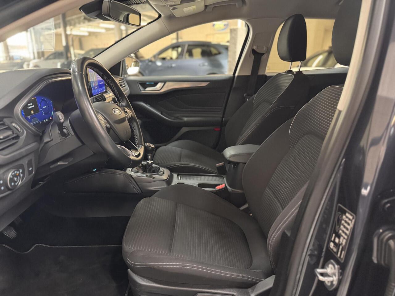 Ford FOCUS 1.0 EcoB Hybrid Titanium X Ad. Cruise Navi Camera Winter pack Privacy Glass Wagon Dealeronderhouden