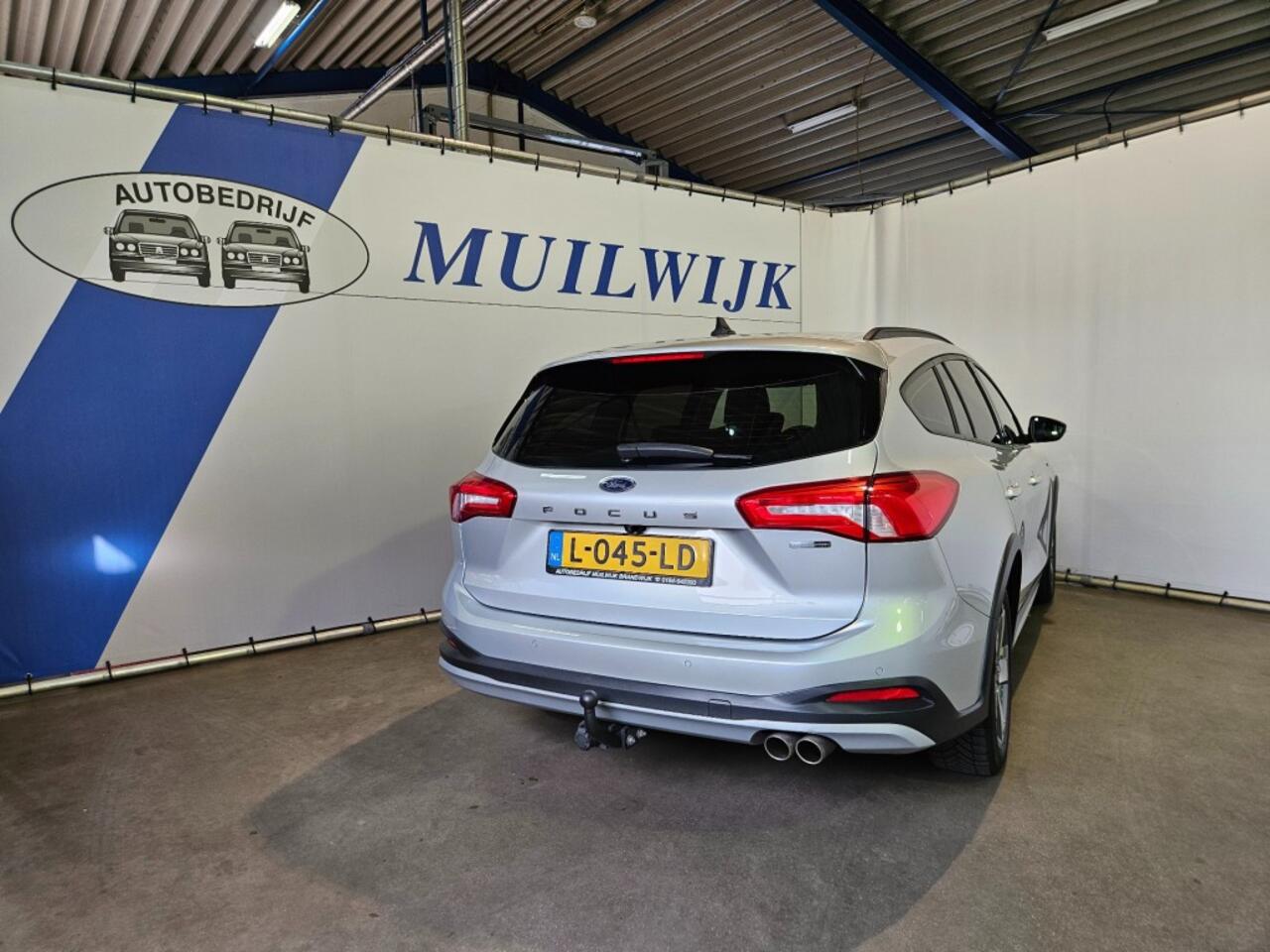 Ford FOCUS Wagon 1.0 EcoBoost Hybrid Active Business / Trekhaak / Camera / NL Auto