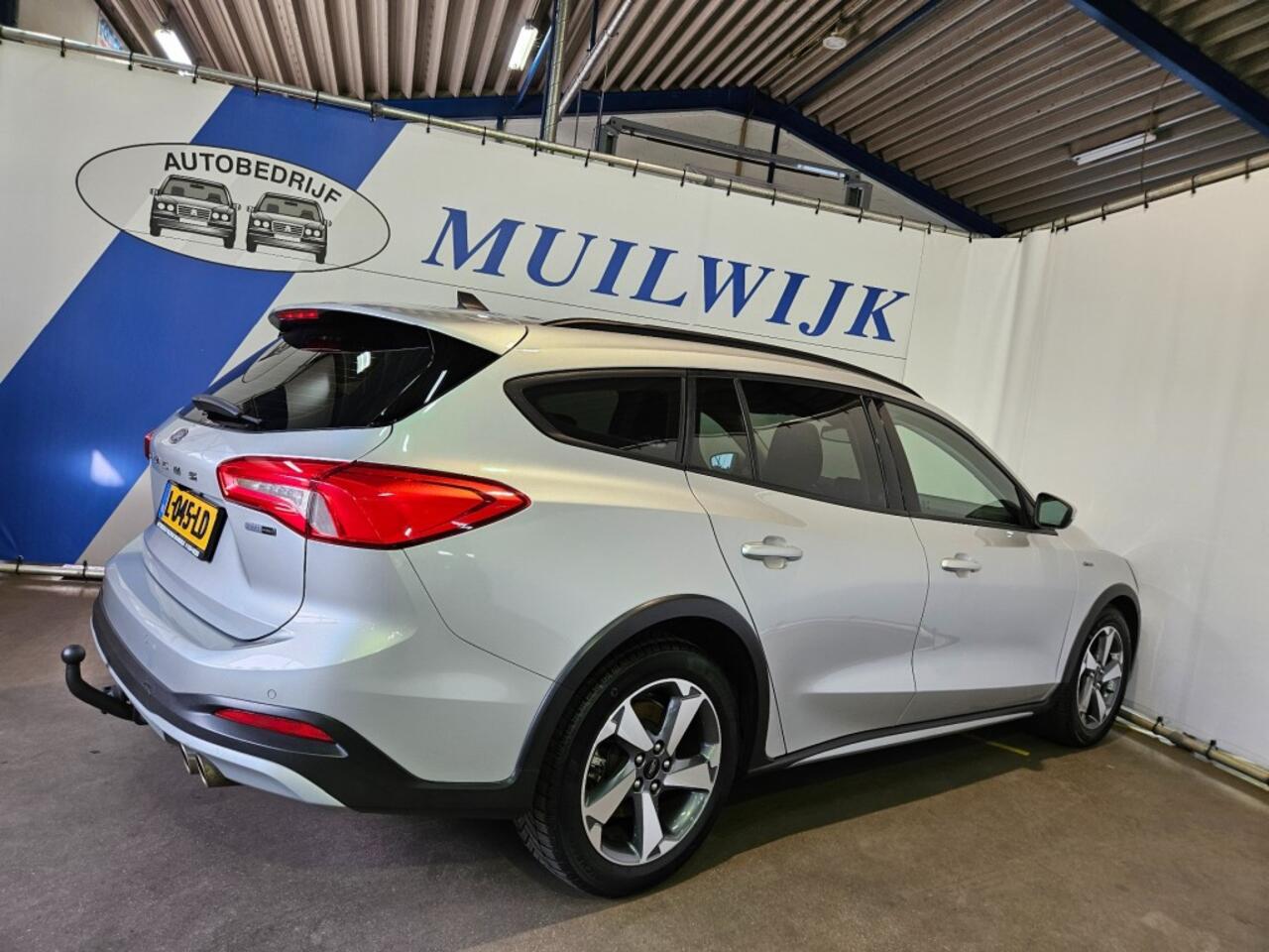 Ford FOCUS Wagon 1.0 EcoBoost Hybrid Active Business / Trekhaak / Camera / NL Auto