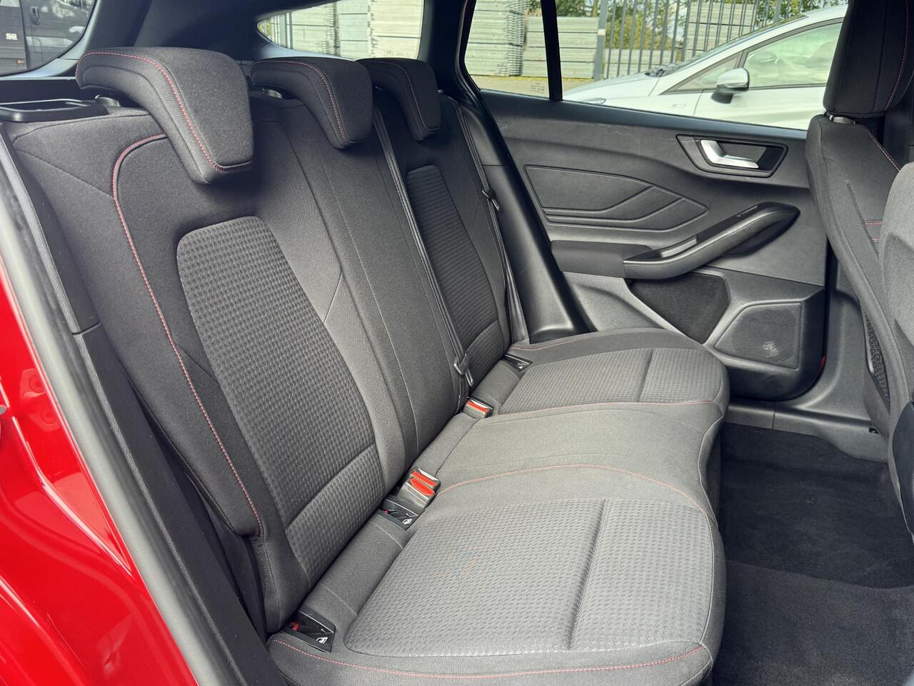 Ford FOCUS WAGON 1.0 HYBRID ST LINE BUSINESS I WINTERPAKKET I APPLE CARPLAY I P-CAMERA I NAVIGATIE