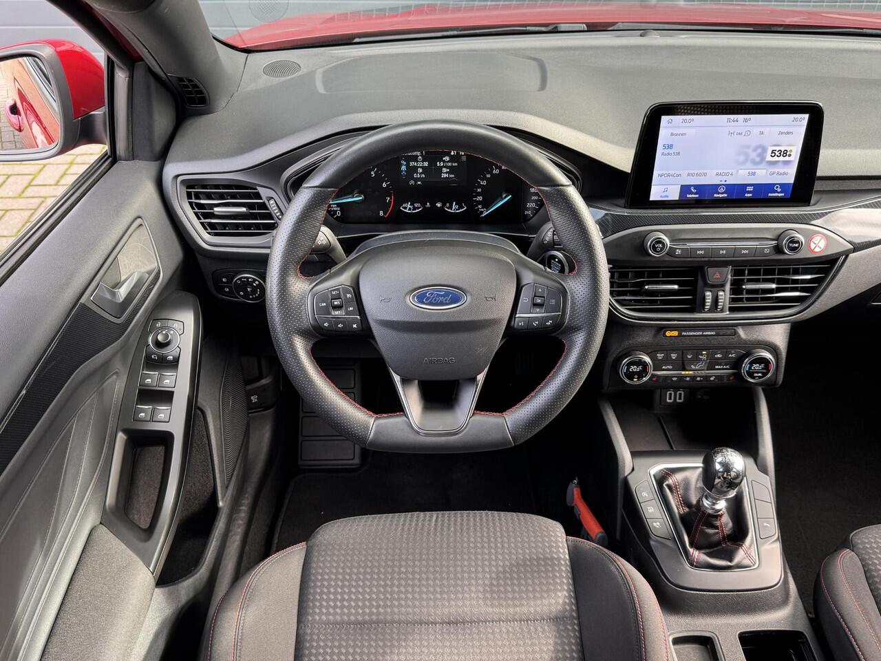 Ford FOCUS WAGON 1.0 HYBRID ST LINE BUSINESS I WINTERPAKKET I APPLE CARPLAY I P-CAMERA I NAVIGATIE