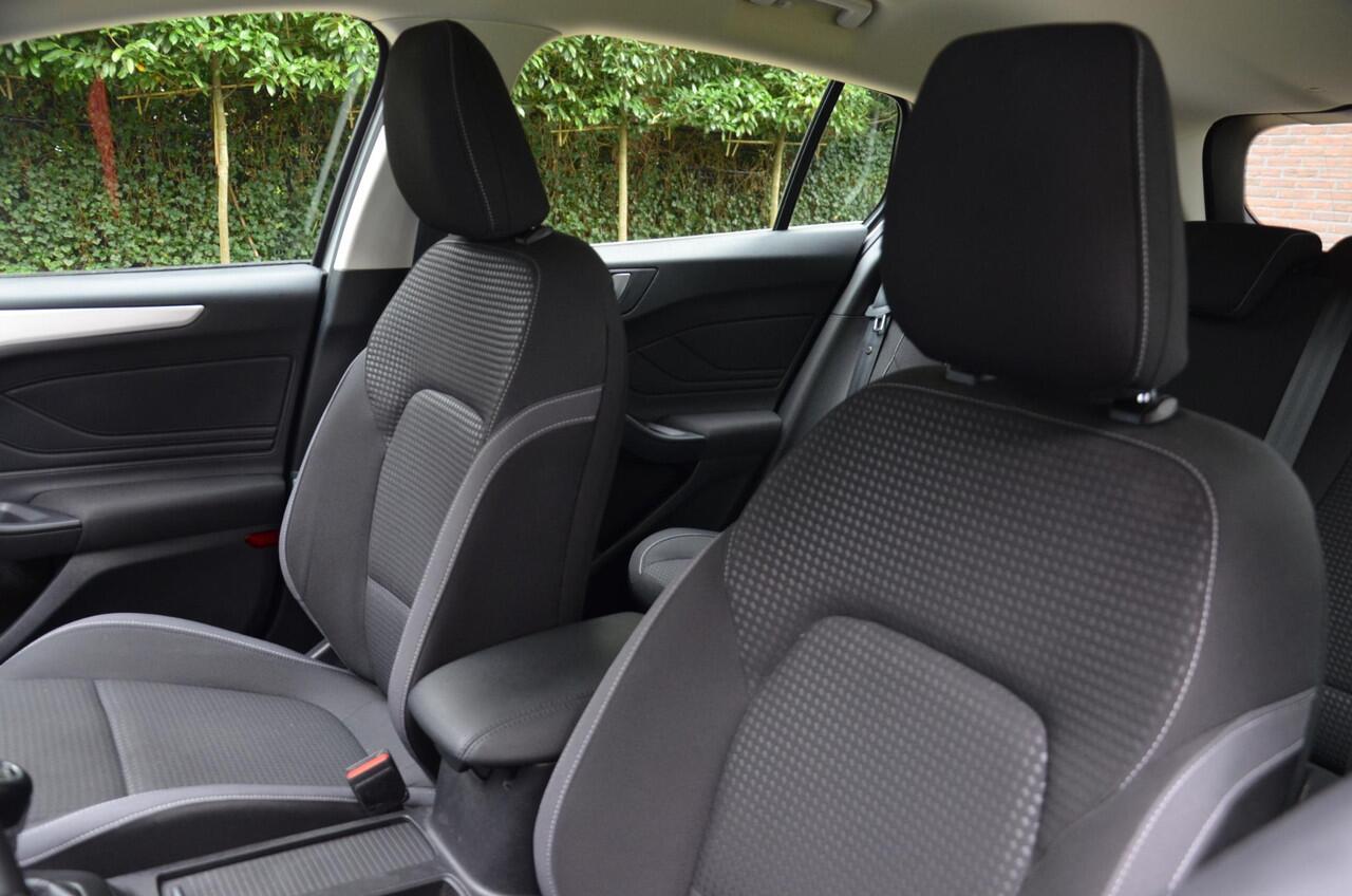 Ford FOCUS Wagon 1.0 EcoBoost Hybrid Trend Edition Business Navi/Pdc/Airco/Led/Stoel Stuur & ruitverwarming/Leder/Cr-Controle/Privacy-Glass/Lmv/Achteruitrijcamera