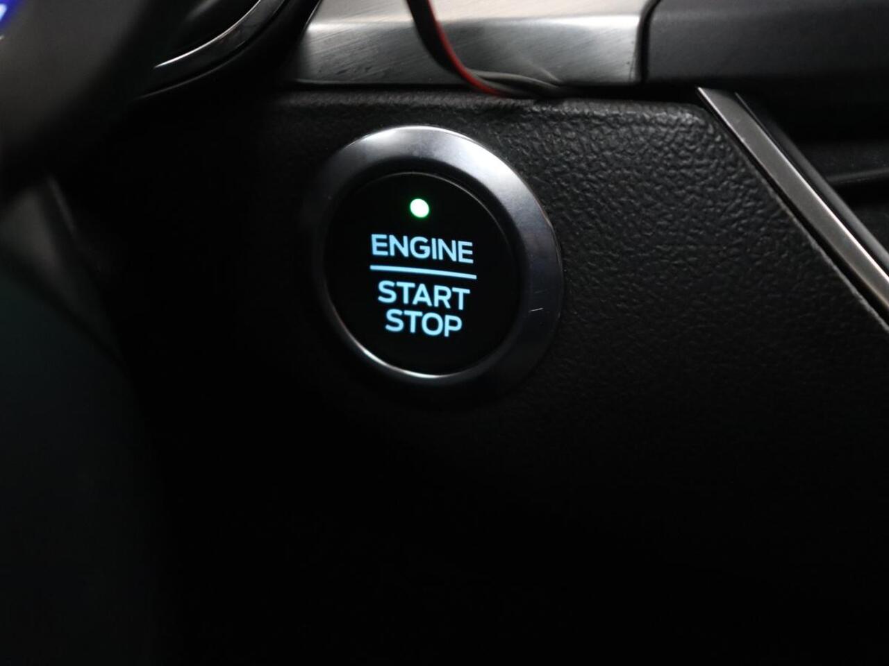 Ford FOCUS 1.0 EcoBoost Hybrid Titanium X | Stoel & stuurverwarming | Camera | Trekhaak | Carplay | Digital Cockpit | Full LED | Keyless