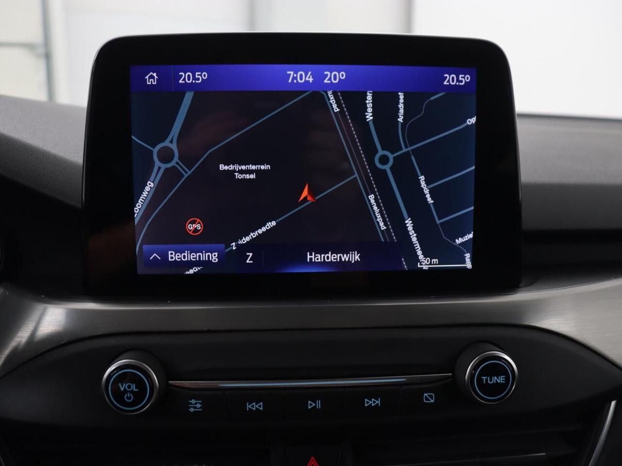 Ford FOCUS 1.0 EcoBoost Hybrid Titanium X | Stoel & stuurverwarming | Camera | Trekhaak | Carplay | Digital Cockpit | Full LED | Keyless