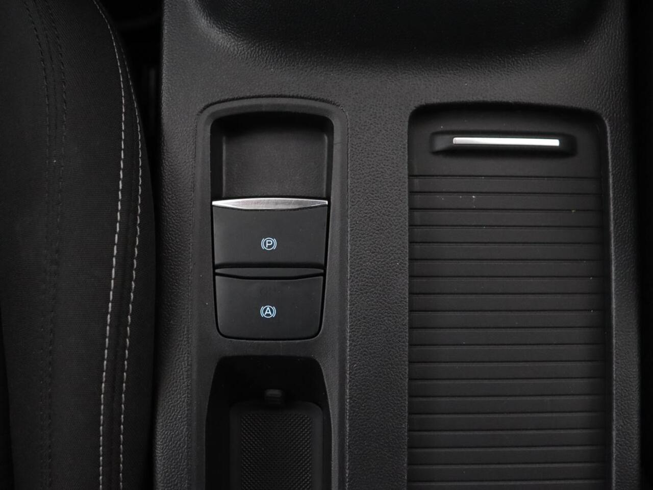 Ford FOCUS 1.0 EcoBoost Hybrid Titanium X | Stoel & stuurverwarming | Camera | Trekhaak | Carplay | Digital Cockpit | Full LED | Keyless