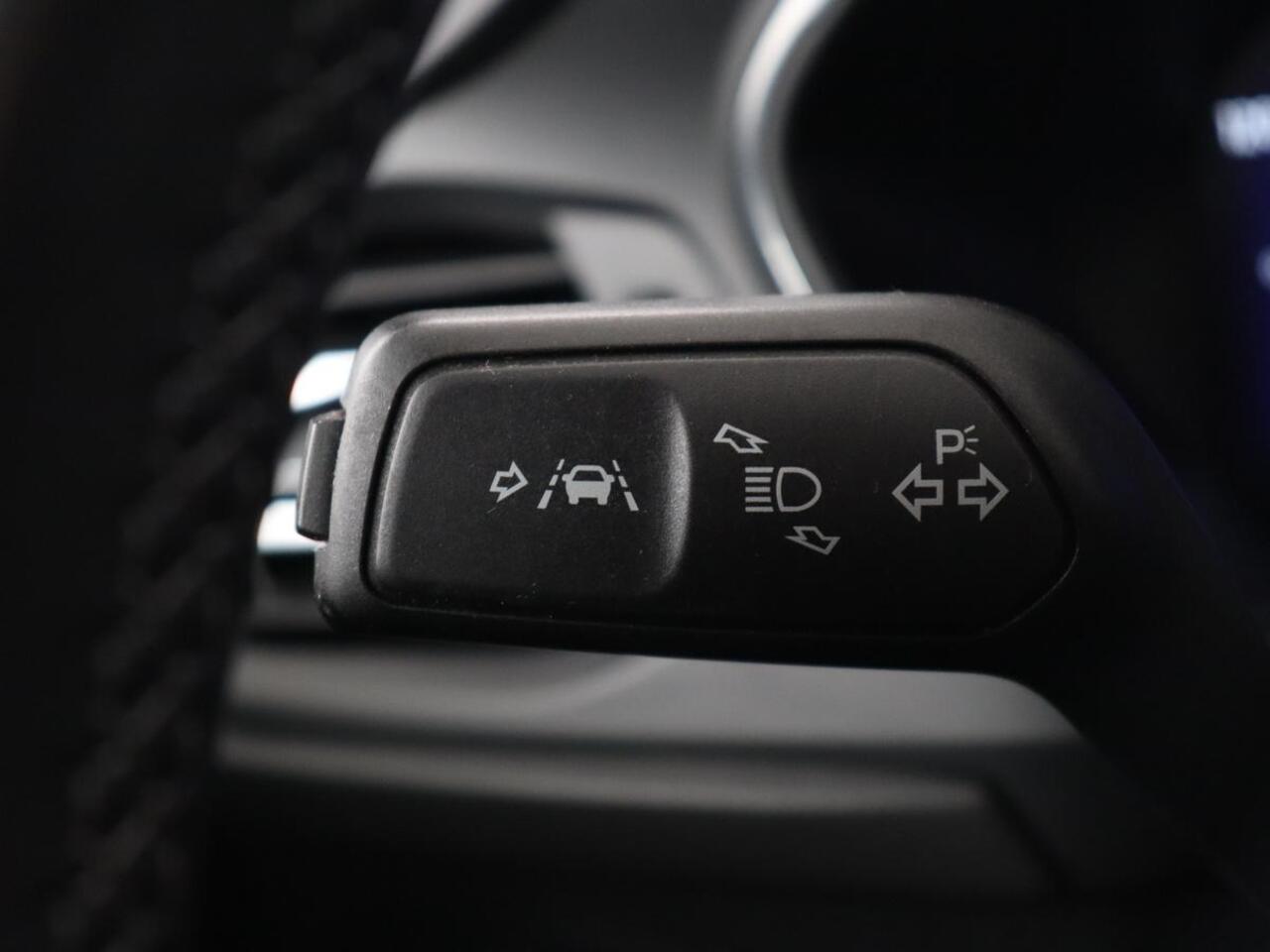 Ford FOCUS 1.0 EcoBoost Hybrid Titanium X | Stoel & stuurverwarming | Camera | Trekhaak | Carplay | Digital Cockpit | Full LED | Keyless