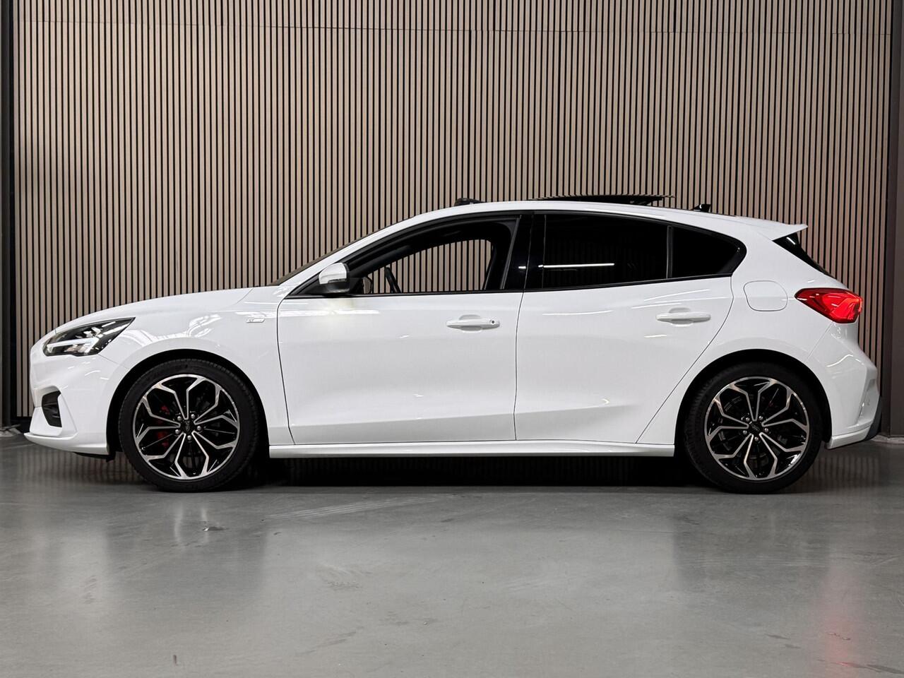 Ford FOCUS 1.0 EcoB Hybrid ST Line X Panoramadak Camera Winter Design pack Full LED 5drs Dealeronderhouden