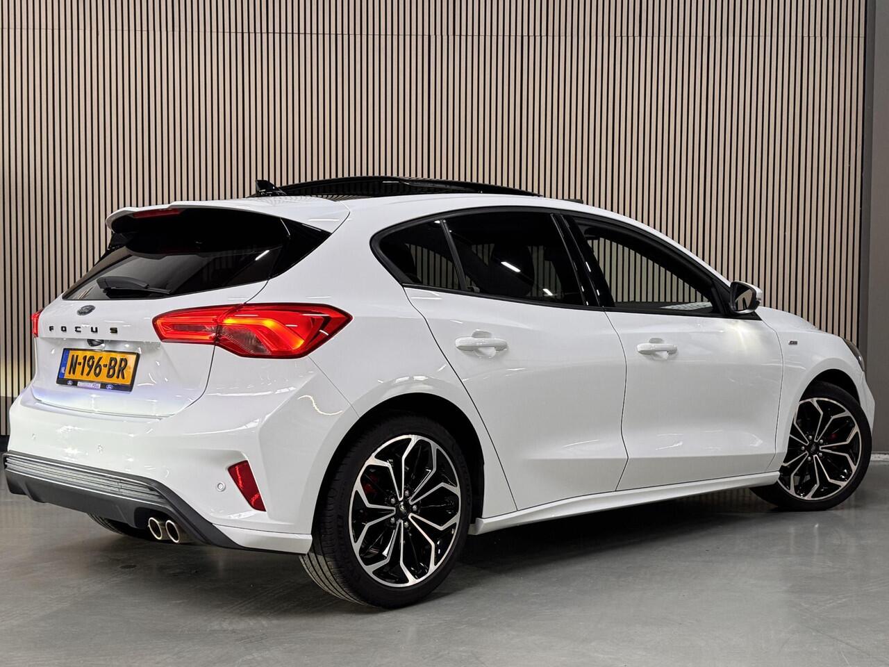 Ford FOCUS 1.0 EcoB Hybrid ST Line X Panoramadak Camera Winter Design pack Full LED 5drs Dealeronderhouden