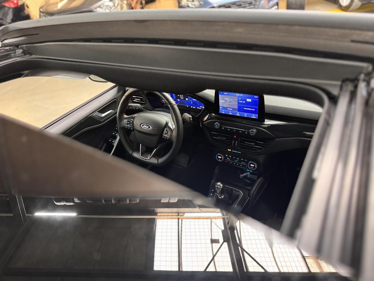 Ford FOCUS 1.0 EcoB Hybrid ST Line X Panoramadak Camera Winter Design pack Full LED 5drs Dealeronderhouden