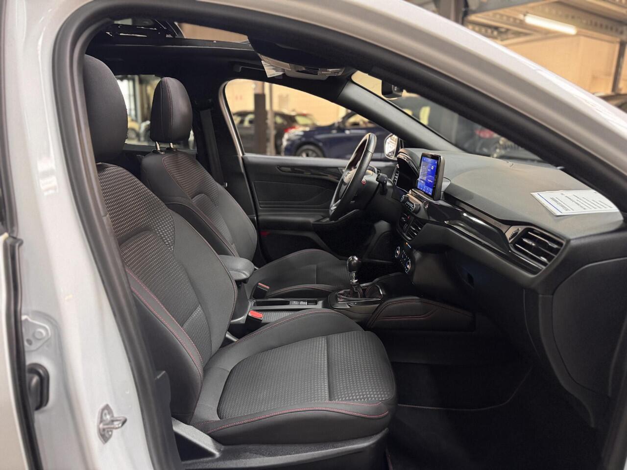 Ford FOCUS 1.0 EcoB Hybrid ST Line X Panoramadak Camera Winter Design pack Full LED 5drs Dealeronderhouden