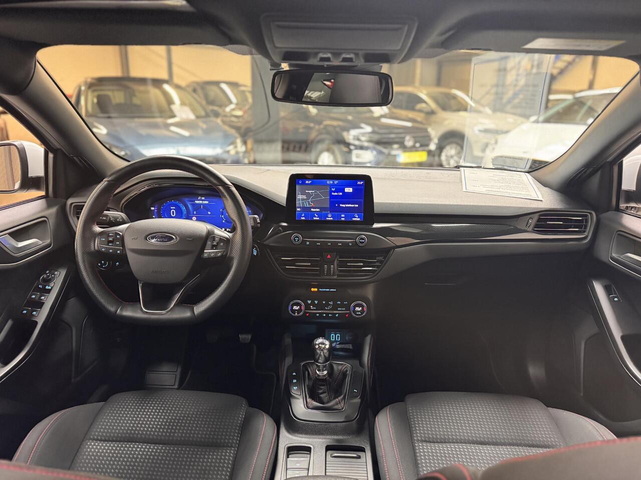 Ford FOCUS 1.0 EcoB Hybrid ST Line X Panoramadak Camera Winter Design pack Full LED 5drs Dealeronderhouden