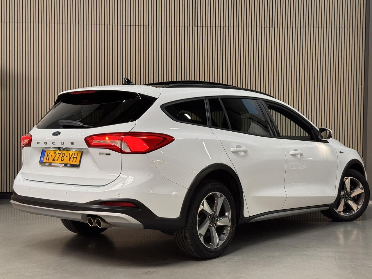 Ford FOCUS 1.0 EcoB Hybrid Active X Panoramadak Camera Half Leer Stoelverwarming Privacy Glass Wagon Dealeronderhouden