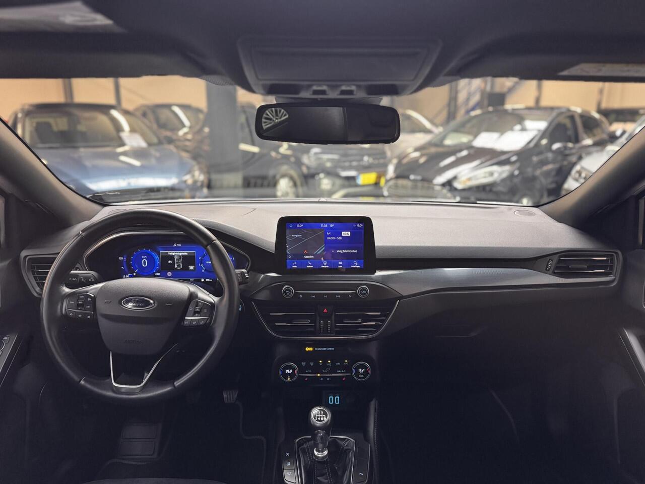 Ford FOCUS 1.0 EcoB Hybrid Active X Panoramadak Camera Half Leer Stoelverwarming Privacy Glass Wagon Dealeronderhouden