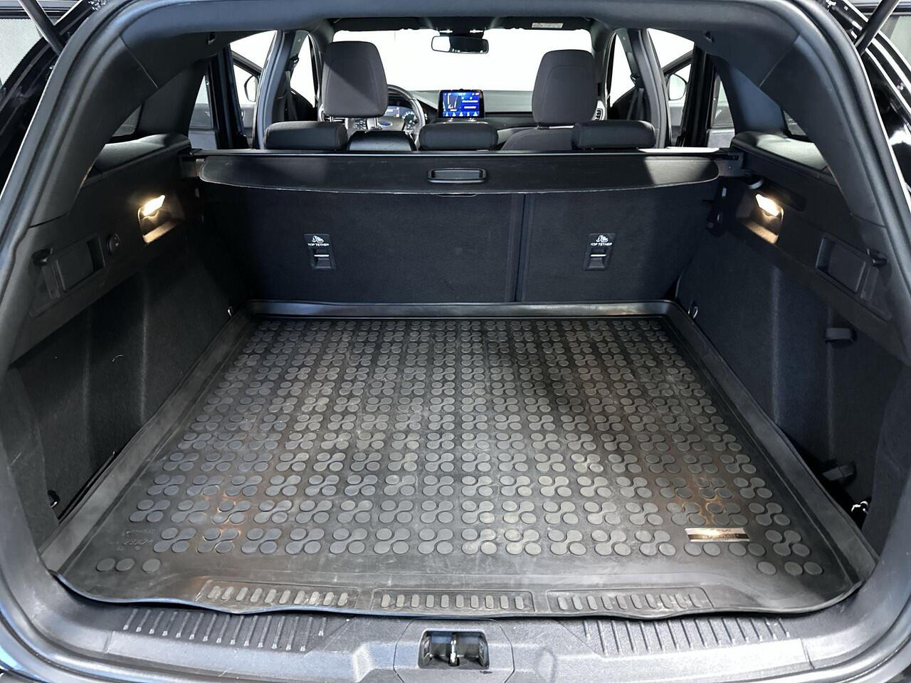 Ford FOCUS Wagon 1.5 EcoBoost ST Line Business Automaat | 182 PK | Navi | LED