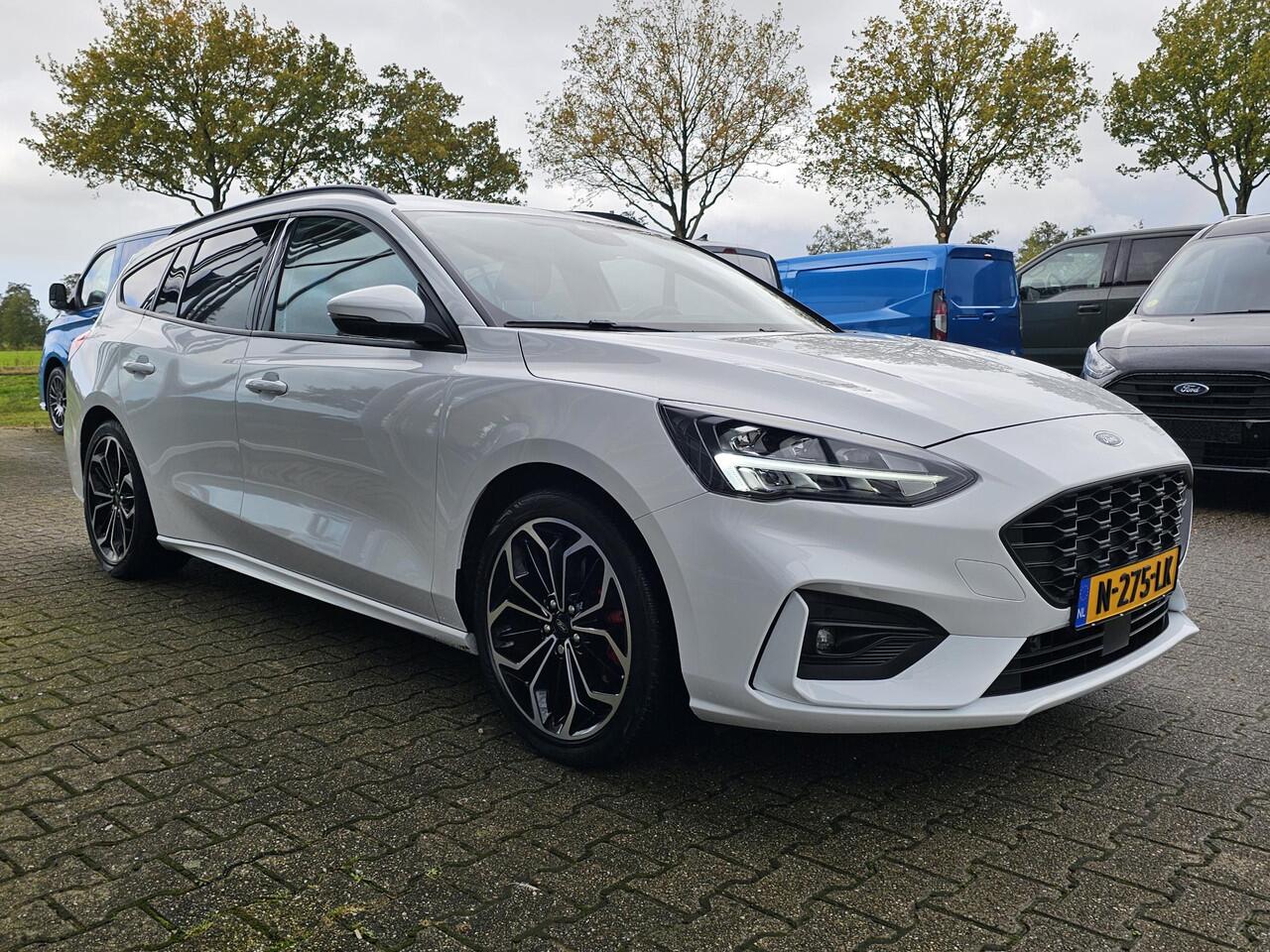 Ford FOCUS Wagon 1.0 EcoBoost ST Line X Business AGR-stoelen | Winter Pack | Full LED | 18 inch lichtmetalen velgen