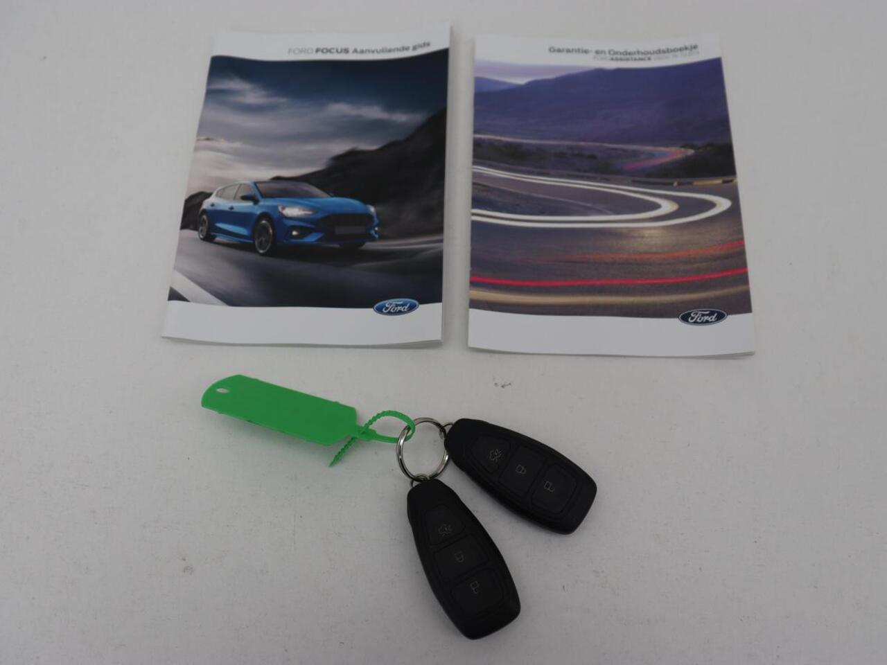 Ford FOCUS 1.0 EcoBoost Hybrid ST Line | Panoramadak | Adaptive cruise | Camera | B&O Sound | Carplay | Navigatie | Keyless | Full LED