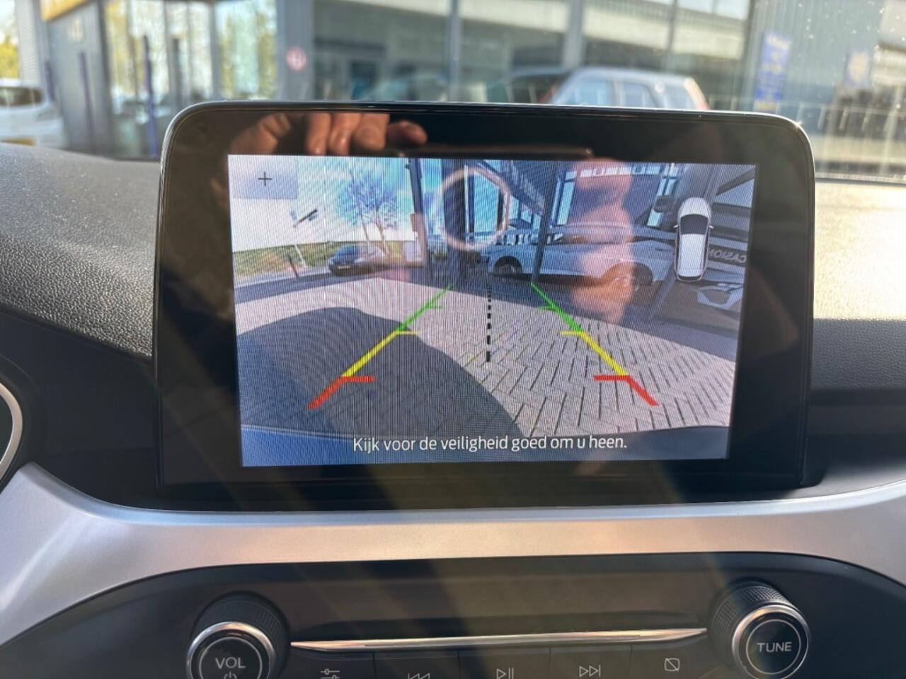 Ford FOCUS 1.0 EBH TR ED. BNS NAVI AIRCO PDC LMV