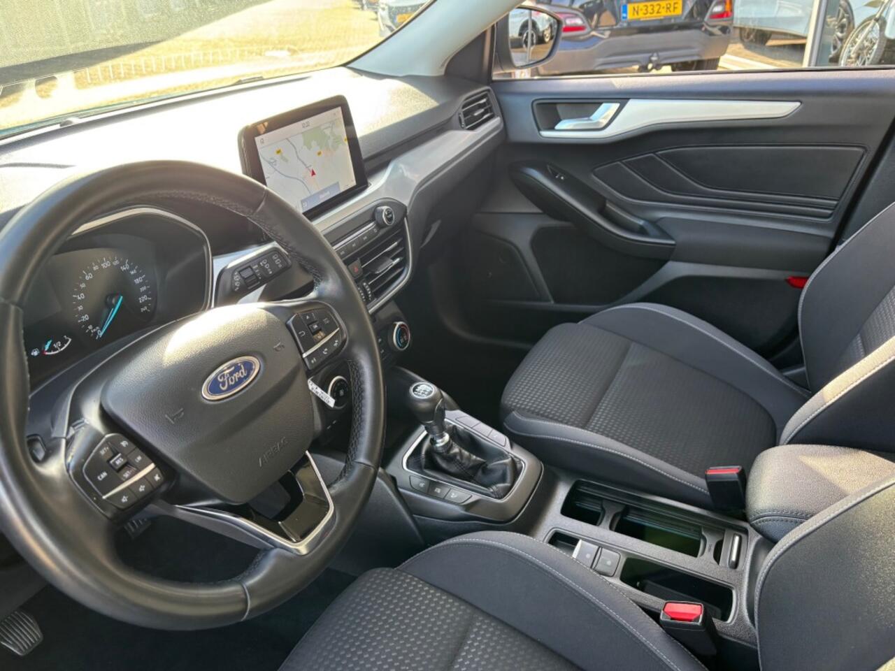Ford FOCUS 1.0 EBH TR ED. BNS NAVI AIRCO PDC LMV