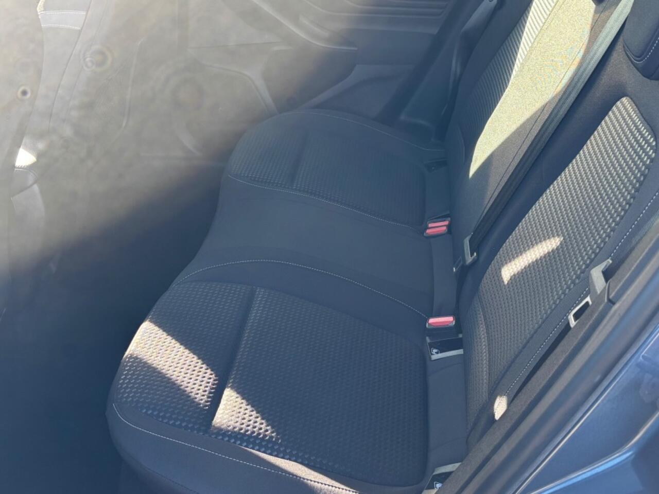 Ford FOCUS 1.0 EBH TR ED. BNS NAVI AIRCO PDC LMV