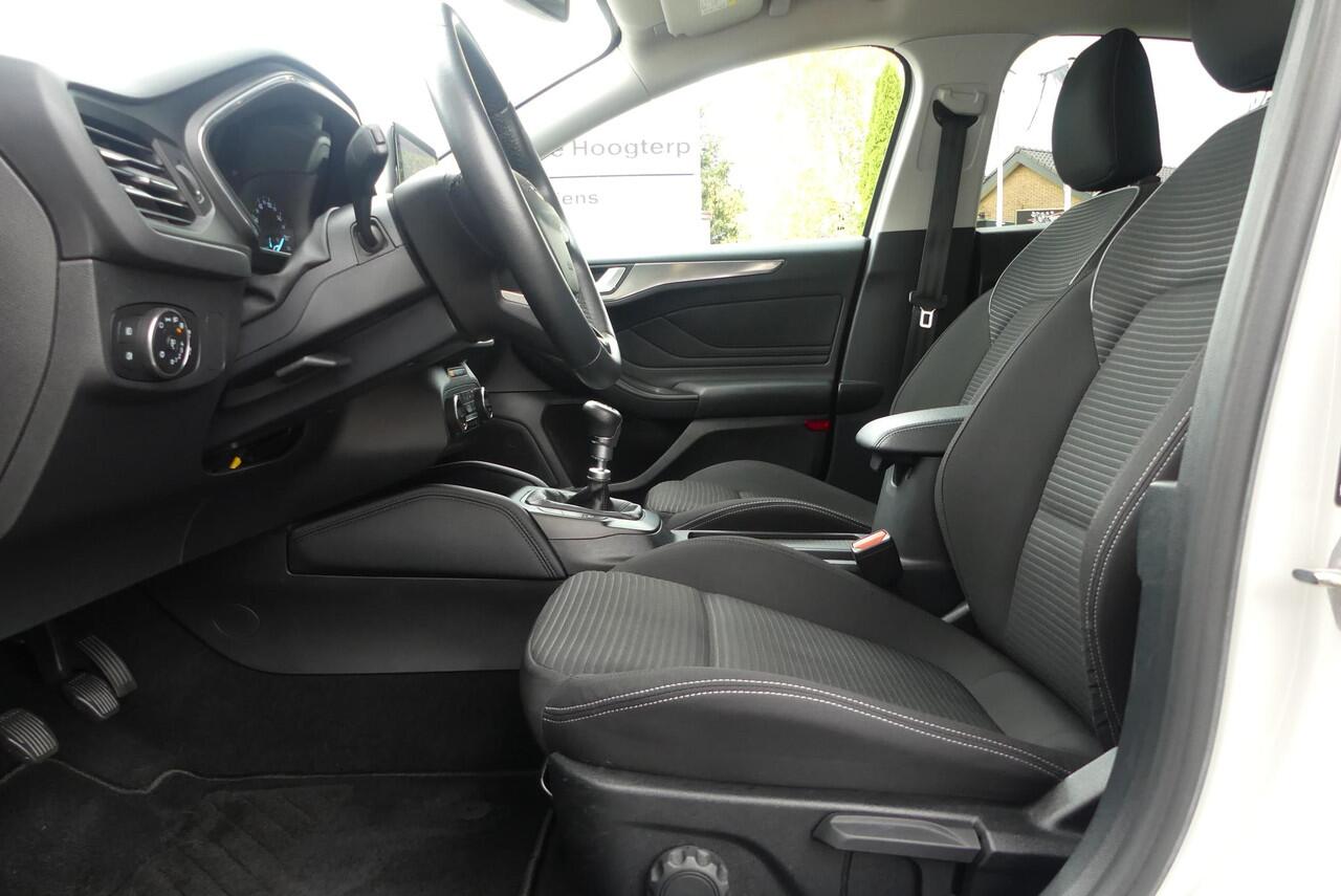 Ford FOCUS 1.0 EcoBoost Hybrid Trend Edition Business WINTER PACK, CRUISE, CLIMA, NAVI, PDC V&A, CAMERA, APPLE CARPLAY/ANDROID AUTO, 54.744KM