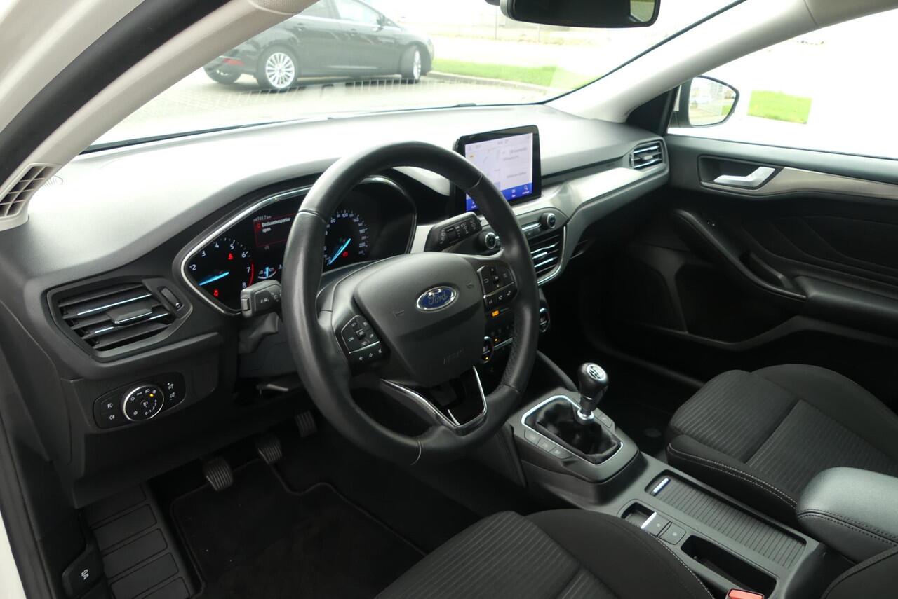 Ford FOCUS 1.0 EcoBoost Hybrid Trend Edition Business WINTER PACK, CRUISE, CLIMA, NAVI, PDC V&A, CAMERA, APPLE CARPLAY/ANDROID AUTO, 54.744KM