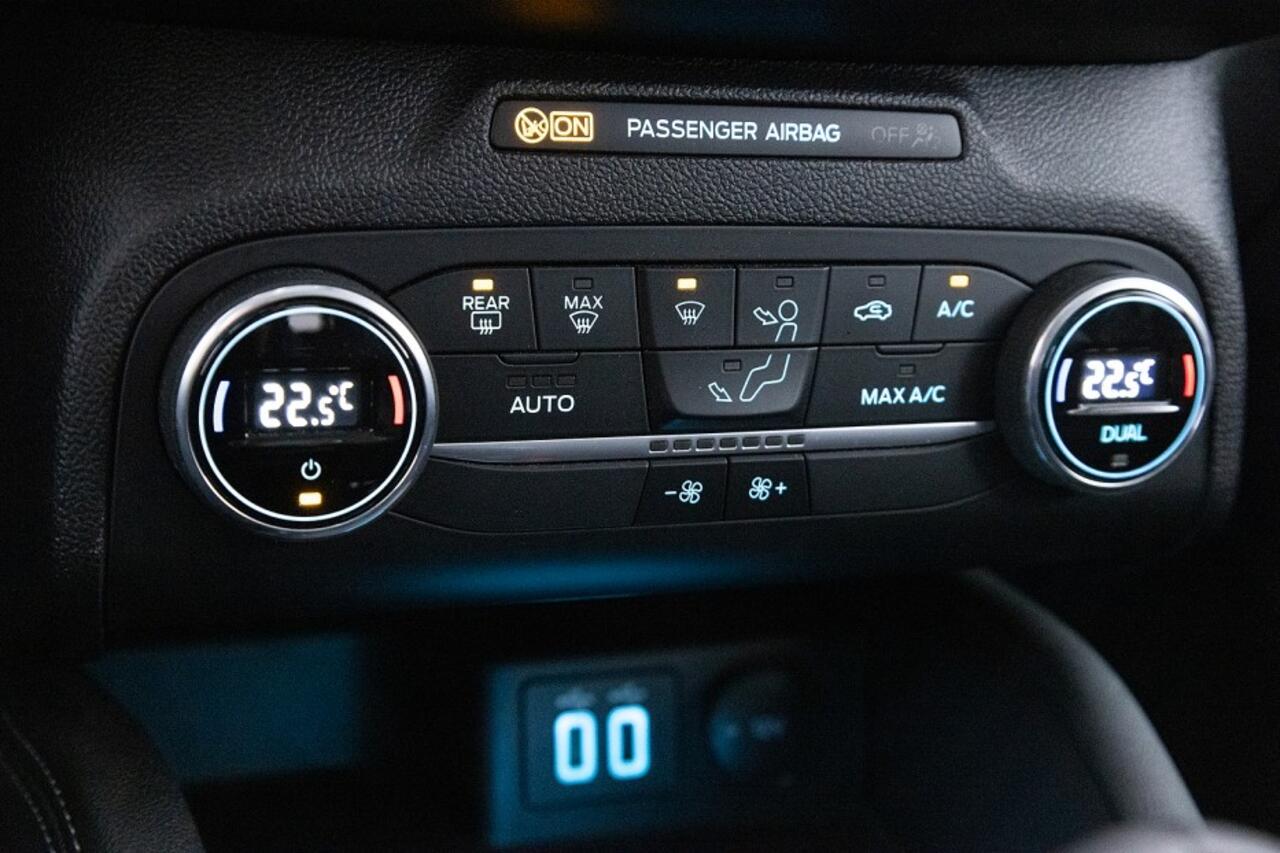 Ford FOCUS Wagon 1.0 EcoBoost Hybrid Titanium X Business ? 1e Eigenaar