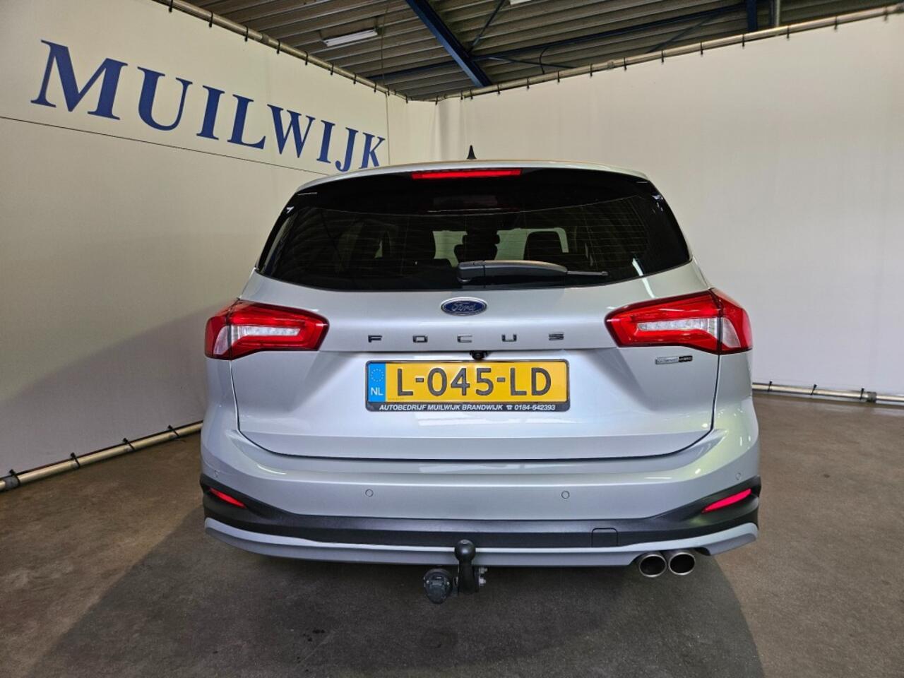 Ford FOCUS Wagon 1.0 EcoBoost Hybrid Active Business / Trekhaak / Camera / NL Auto