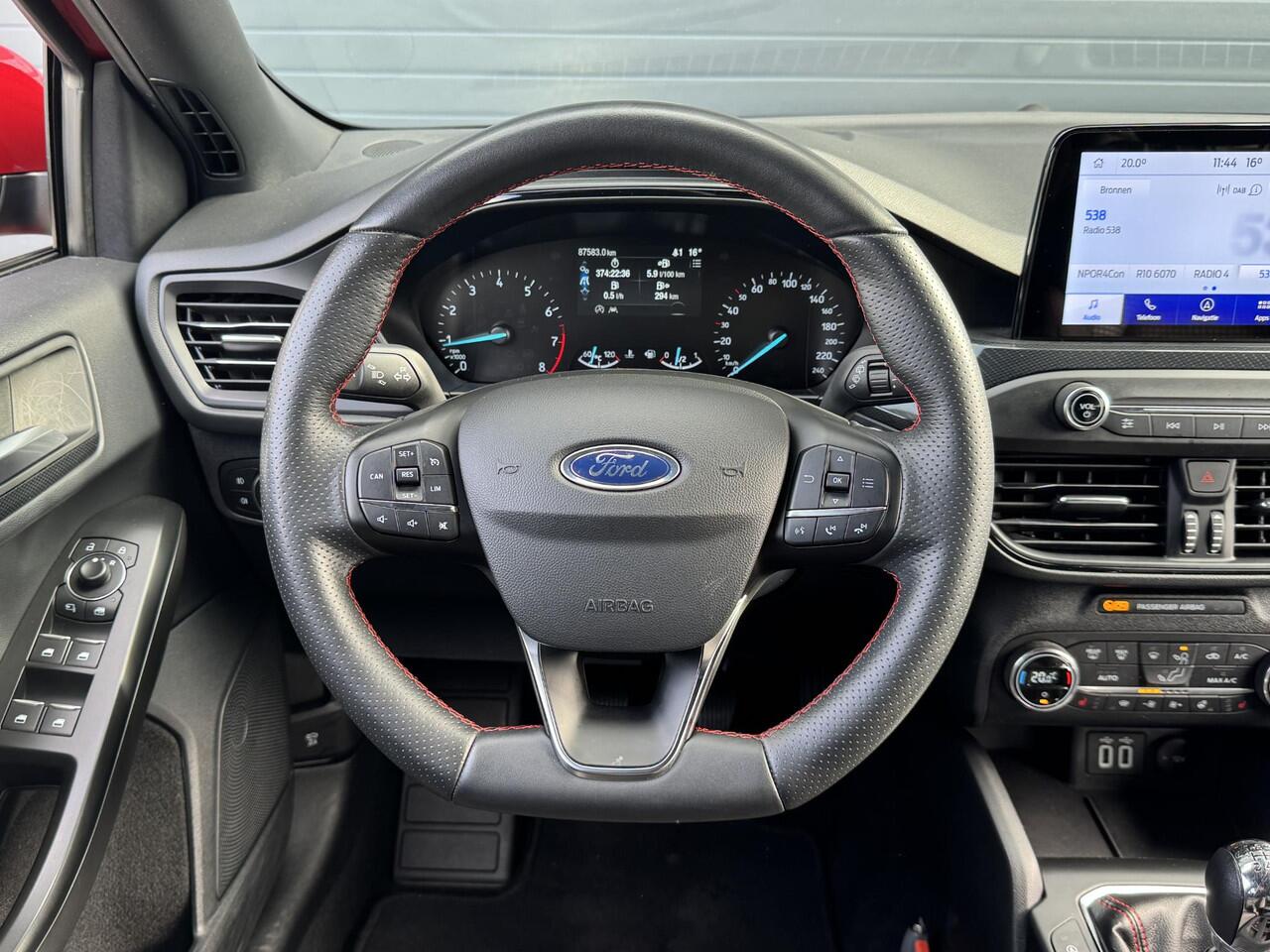 Ford FOCUS WAGON 1.0 HYBRID ST LINE BUSINESS I WINTERPAKKET I APPLE CARPLAY I P-CAMERA I NAVIGATIE