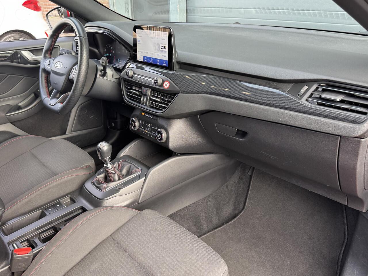 Ford FOCUS WAGON 1.0 HYBRID ST LINE BUSINESS I WINTERPAKKET I APPLE CARPLAY I P-CAMERA I NAVIGATIE