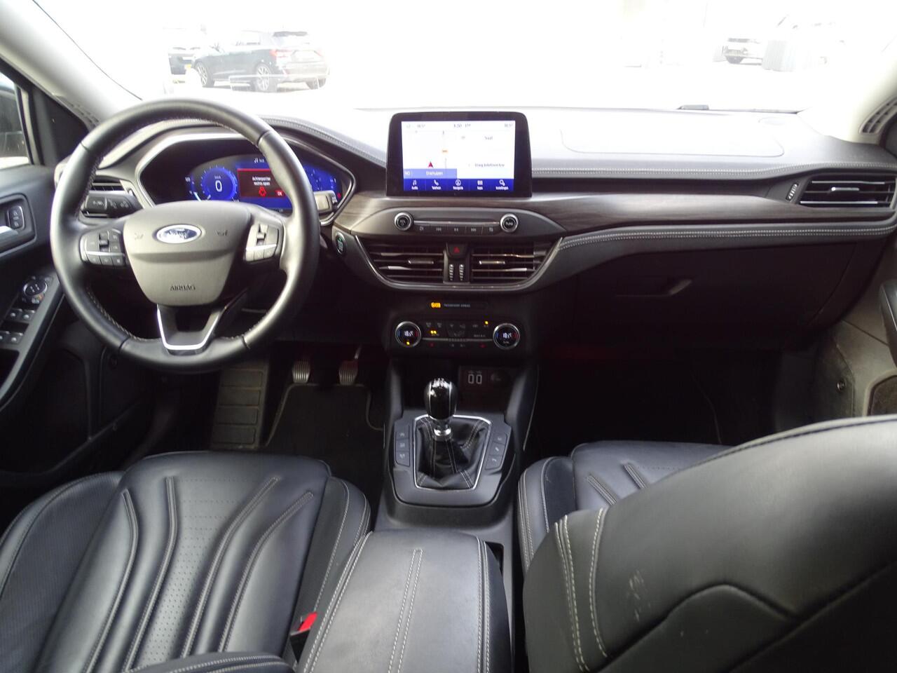 Ford FOCUS Wagon 1.0 EcoBoost Hybrid Vignale 6-BAK| NAVIGATIE| MULIMEDIA| CAMERA| AIRCO/ECC| CRUISECONTROL| PARKEERSENSOREN