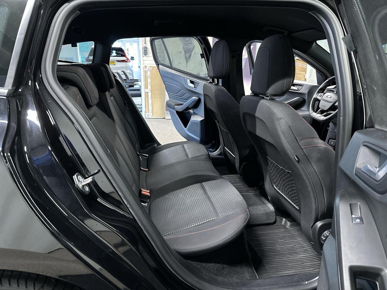 Ford FOCUS Wagon 1.5 EcoBoost ST Line Business Automaat | 182 PK | Navi | LED