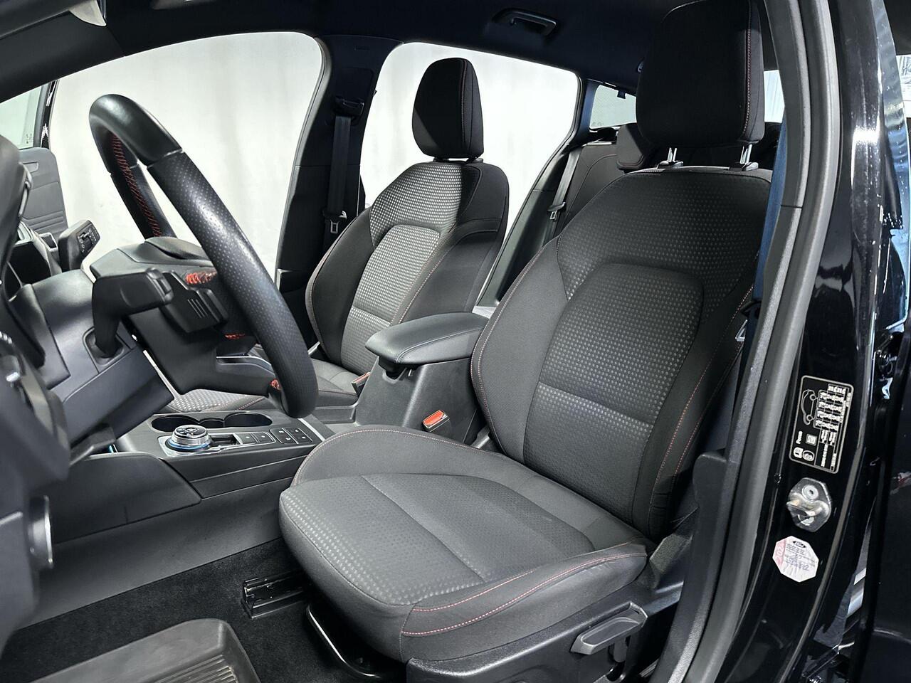 Ford FOCUS Wagon 1.5 EcoBoost ST Line Business Automaat | 182 PK | Navi | LED