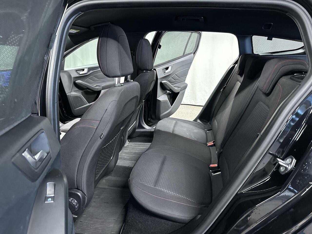 Ford FOCUS Wagon 1.5 EcoBoost ST Line Business Automaat | 182 PK | Navi | LED