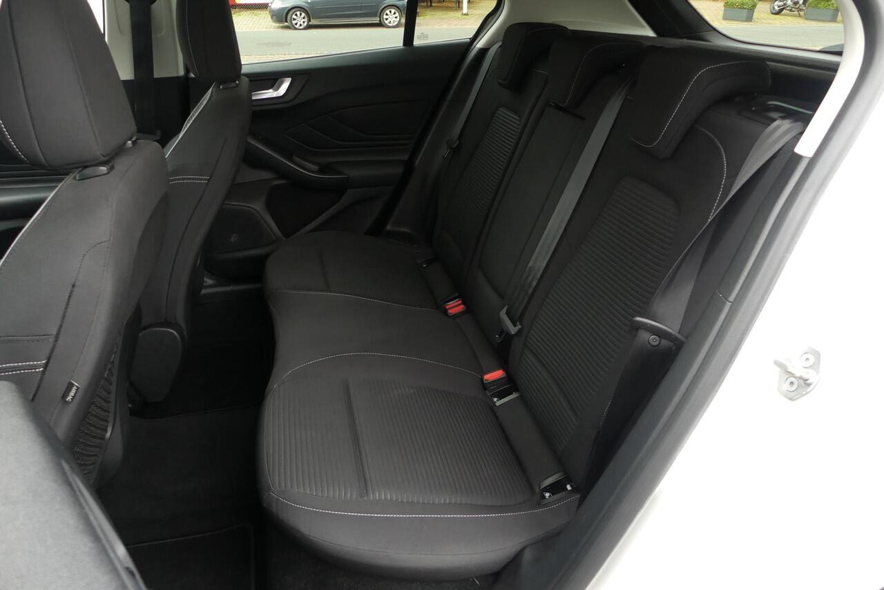 Ford FOCUS 1.0 EcoBoost Hybrid Trend Edition Business WINTER PACK, CRUISE, CLIMA, NAVI, PDC V&A, CAMERA, APPLE CARPLAY/ANDROID AUTO, 54.744KM