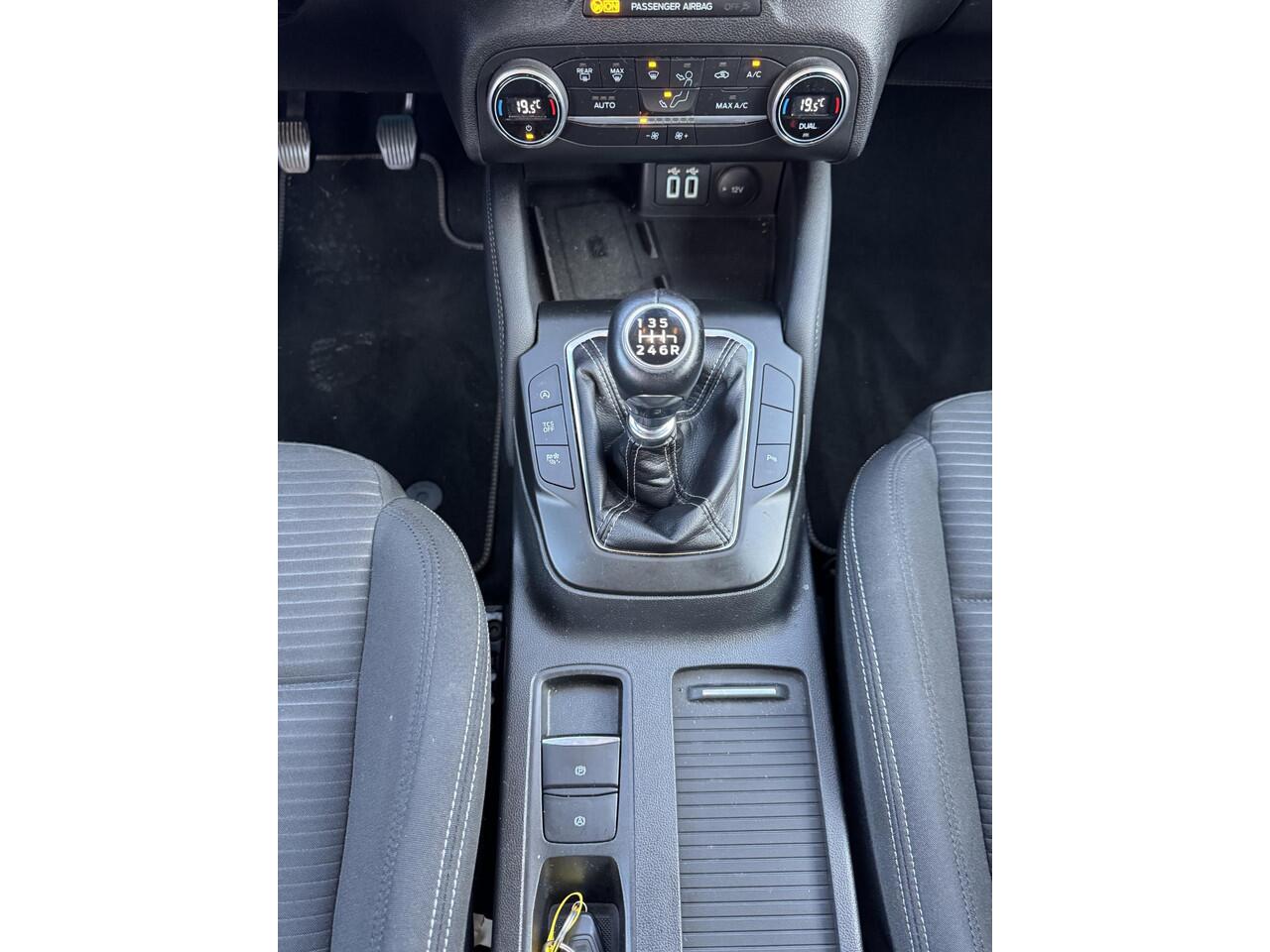 Ford FOCUS Wagon 1.0 EcoBoost Hybrid Titanium X Business 155pk | Elek Achterklep | Privacy Glas | Sync 3 navigatie | Apple Carplay/Android auto