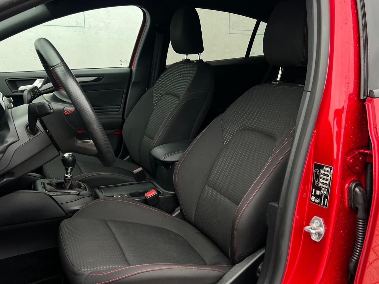 Ford FOCUS 1.0 EcoBoost Hybrid ST Line Business NL AUTO | CAMERA | CARPLAY |
