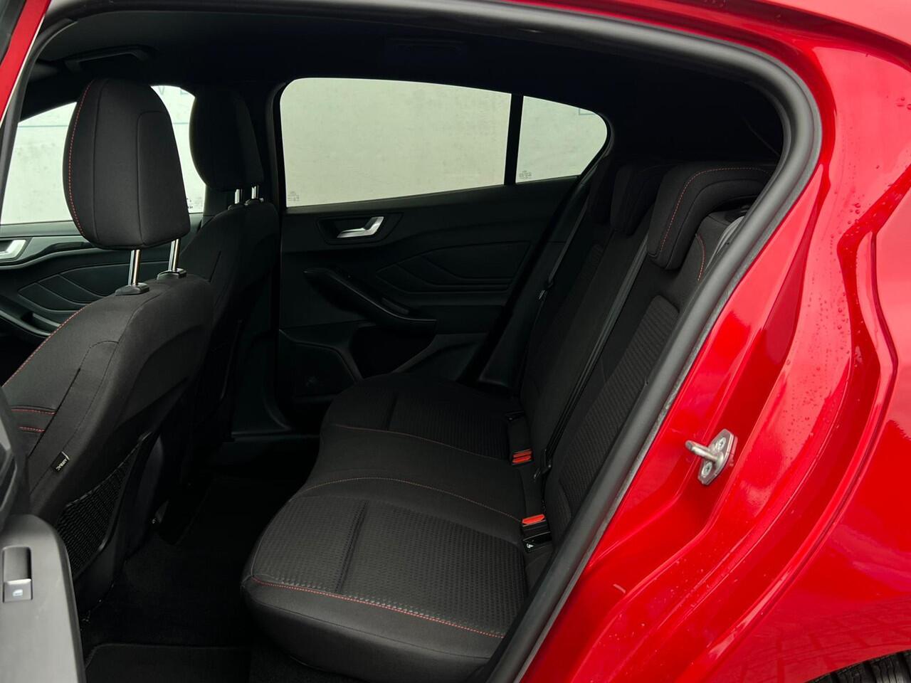 Ford FOCUS 1.0 EcoBoost Hybrid ST Line Business NL AUTO | CAMERA | CARPLAY |