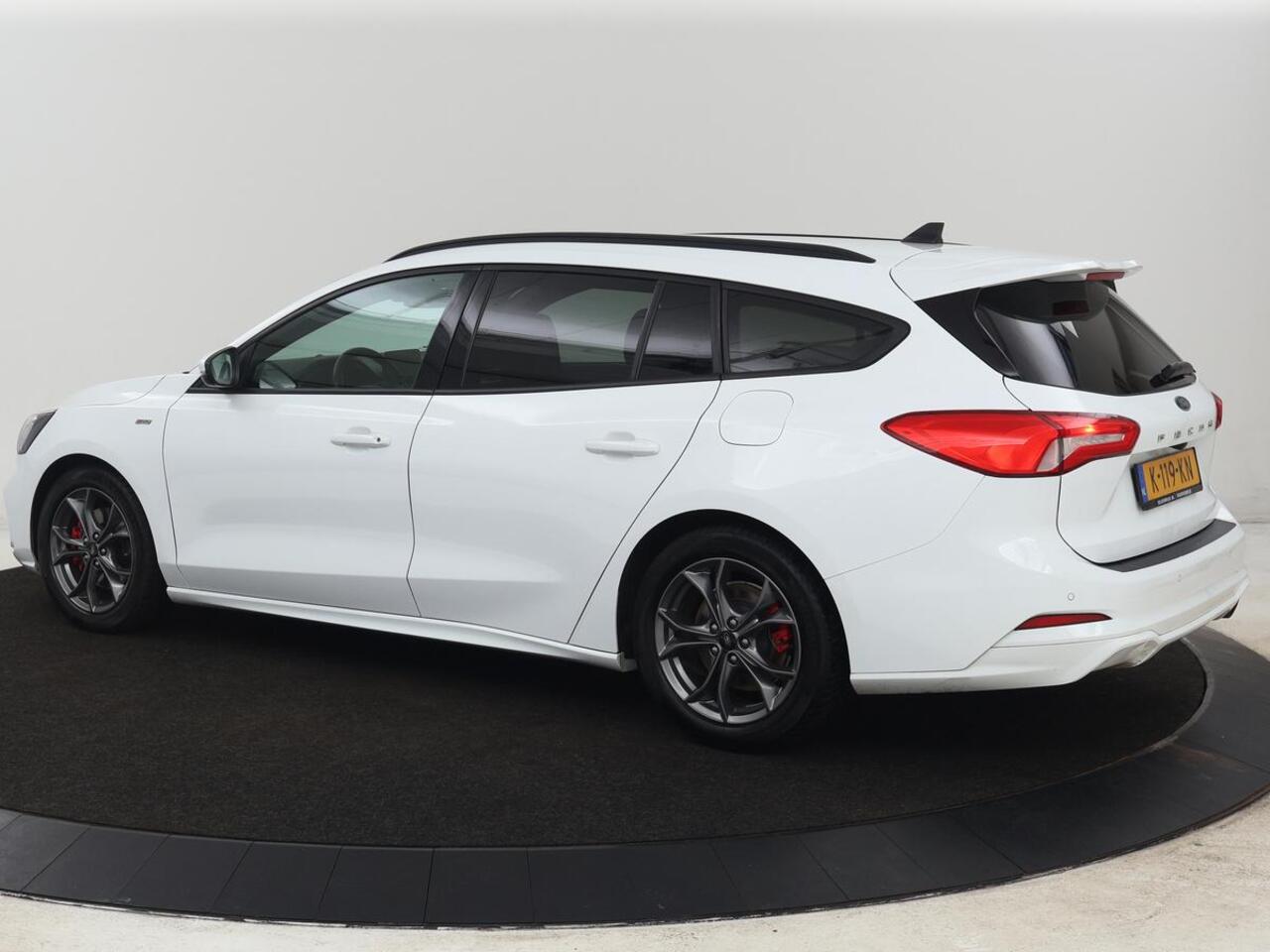 Ford FOCUS 1.5 EcoBoost ST Line X | Trekhaak | Adaptive cruise | Camera | Carplay | Digital Cockpit | Keyless | Full LED | Navigatie | Climate control