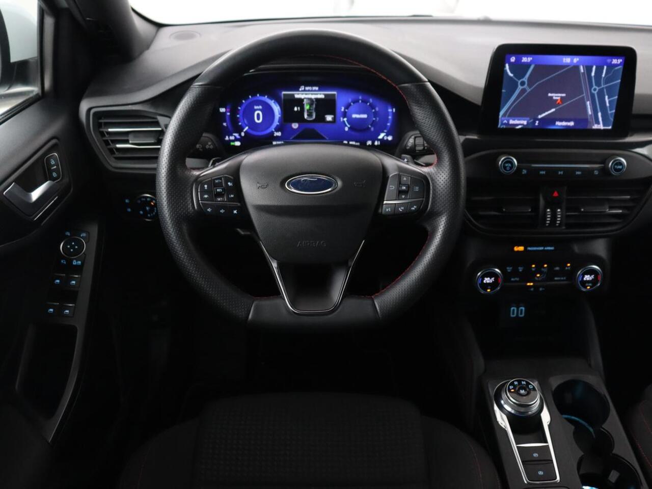Ford FOCUS 1.5 EcoBoost ST Line X | Trekhaak | Adaptive cruise | Camera | Carplay | Digital Cockpit | Keyless | Full LED | Navigatie | Climate control