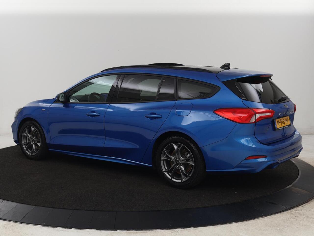 Ford FOCUS 1.0 EcoBoost ST Line | Panoramadak | Camera | Carplay | Navigatie | Full LED | Climate control | Keyless | Cruise control | Bluetooth | Parkeerhulp