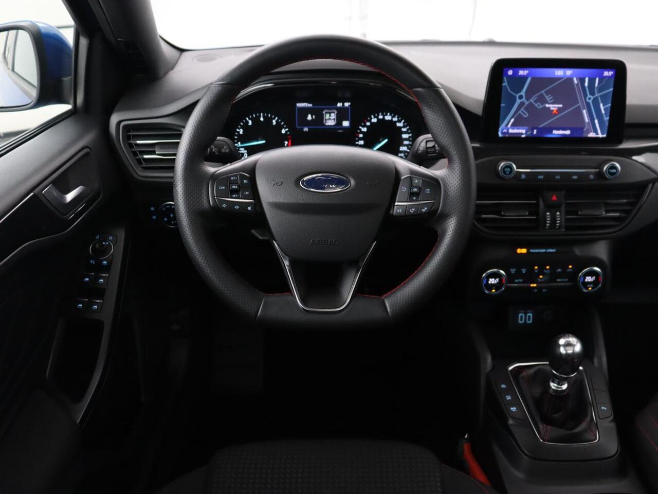 Ford FOCUS 1.0 EcoBoost ST Line | Panoramadak | Camera | Carplay | Navigatie | Full LED | Climate control | Keyless | Cruise control | Bluetooth | Parkeerhulp