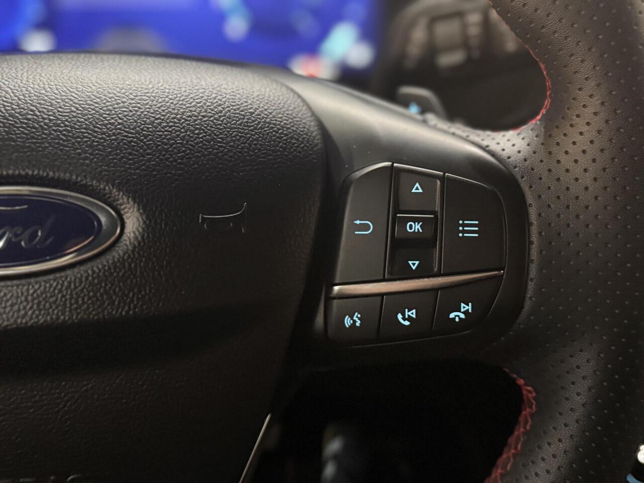 Ford FOCUS 1.5 EcoBoost Automaat ST-Line X Navi Camera Adap Cruise Winter Parking Dodehoek pack 5drs