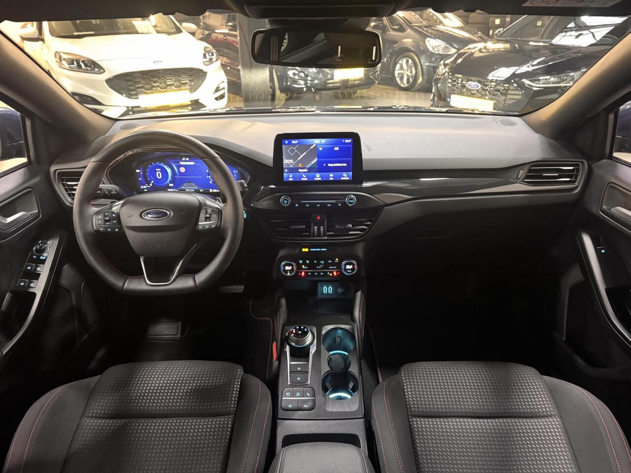 Ford FOCUS 1.5 EcoBoost Automaat ST-Line X Navi Camera Adap Cruise Winter Parking Dodehoek pack 5drs