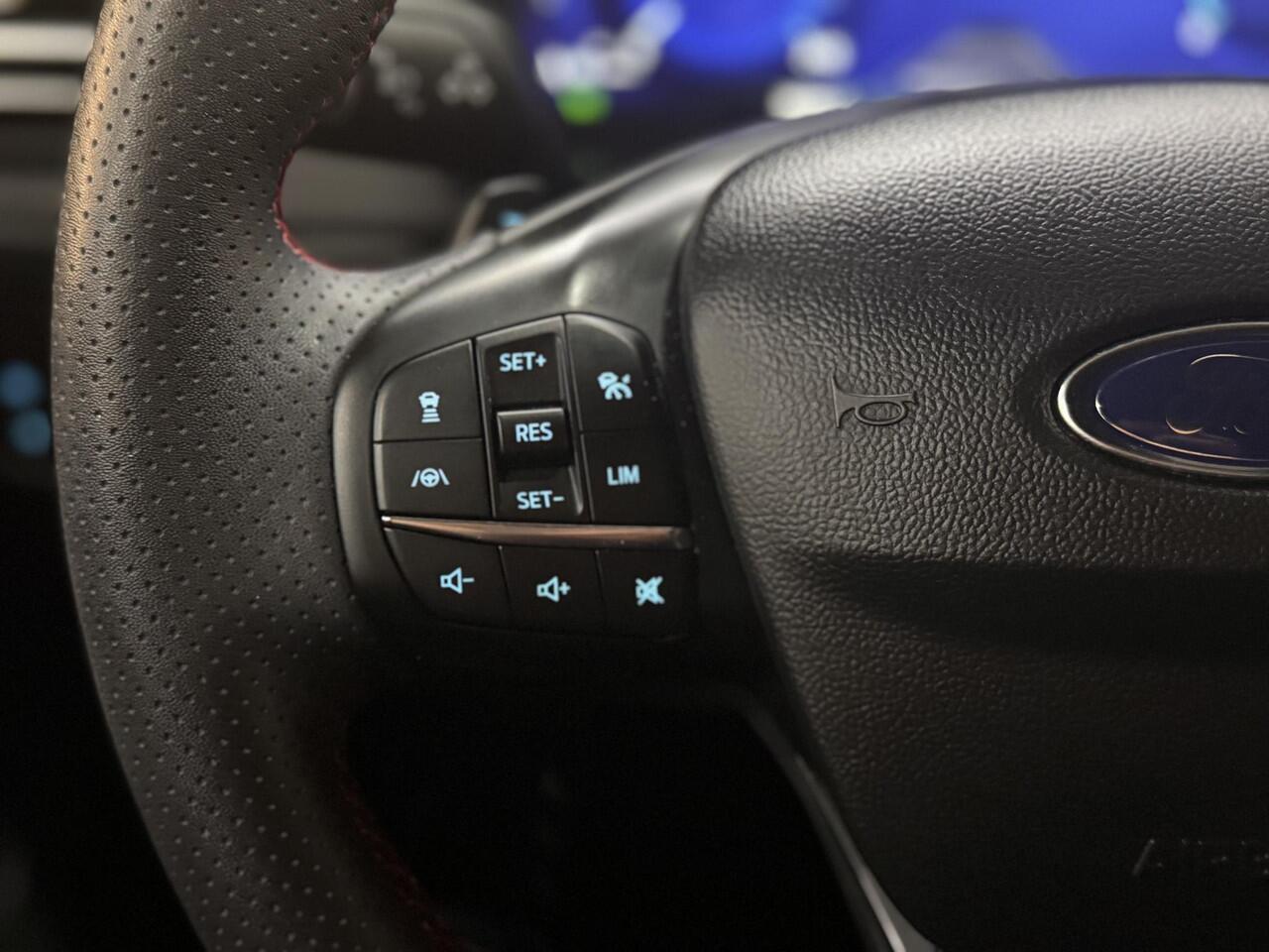 Ford FOCUS 1.5 EcoBoost Automaat ST-Line X Navi Camera Adap Cruise Winter Parking Dodehoek pack 5drs