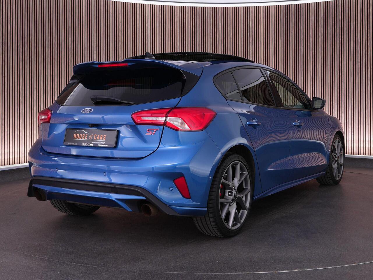 Ford FOCUS ST-3 2.3 280pk PERFORMANCE PACK |launch control|sper diff|head-up|panoramadak|B&O|Apple Carplay|blind spot|elek. stoelen|parkeersensoren|19"|