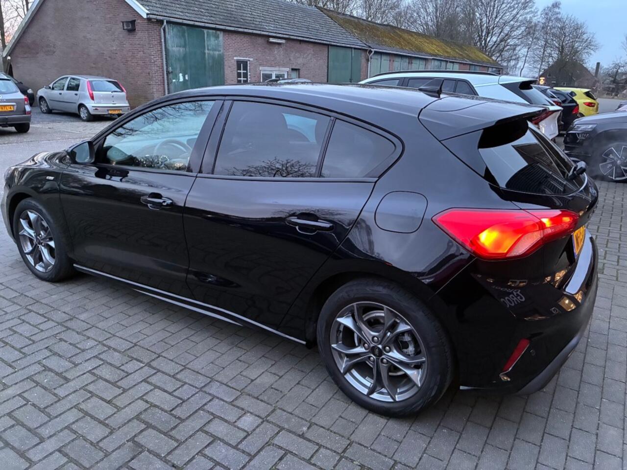Ford FOCUS 1.0 ECOB. ST Line! CAMERA/CARPLAY/CRUISE