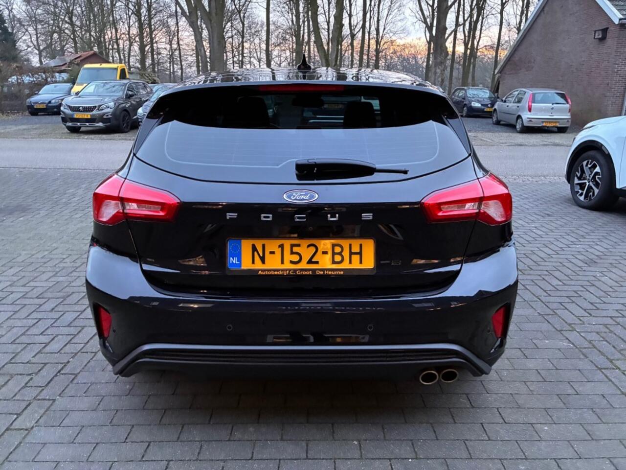 Ford FOCUS 1.0 ECOB. ST Line! CAMERA/CARPLAY/CRUISE