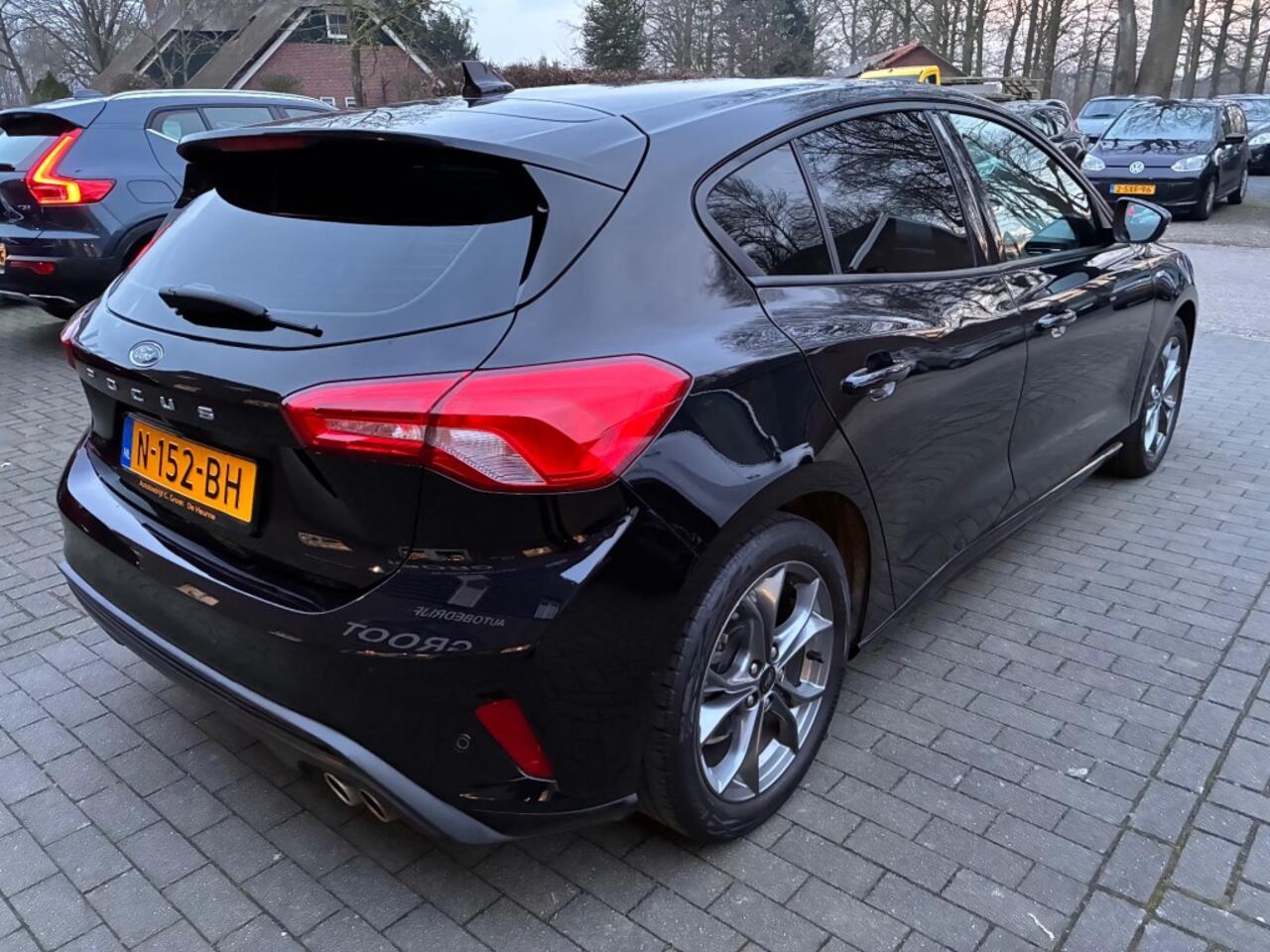 Ford FOCUS 1.0 ECOB. ST Line! CAMERA/CARPLAY/CRUISE