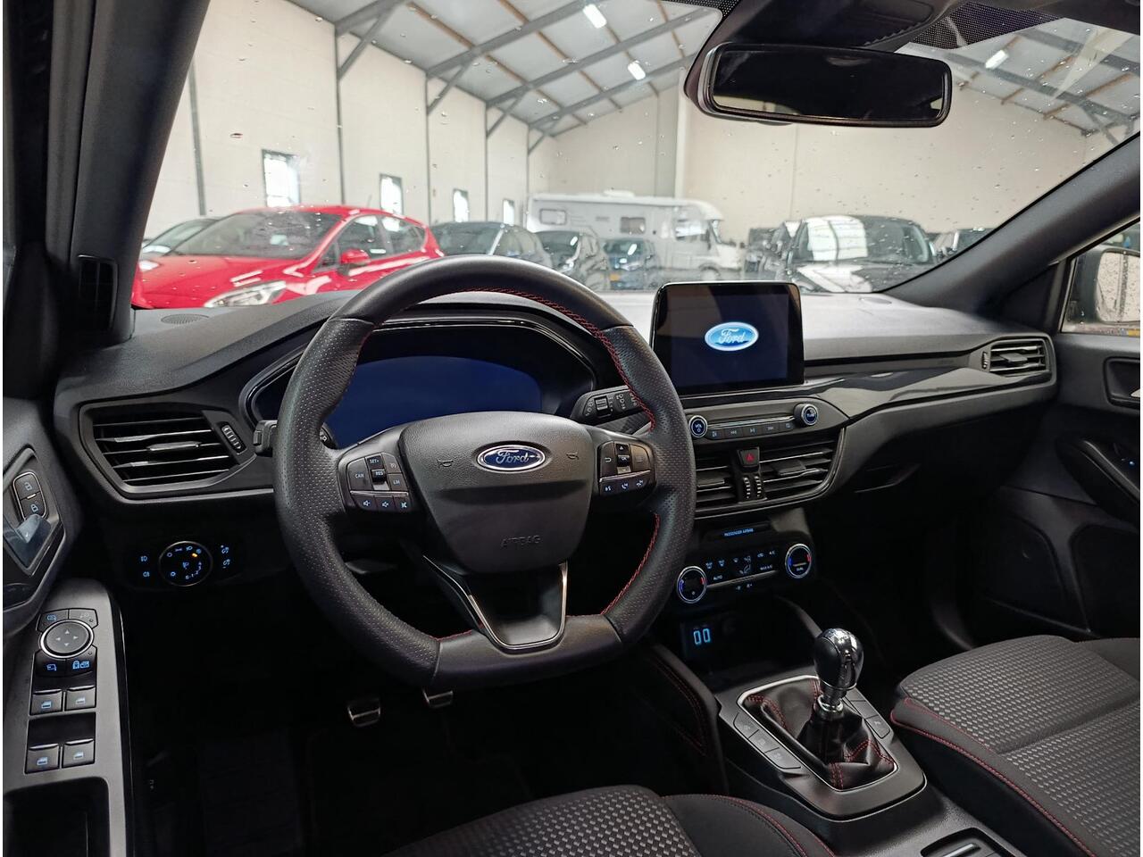 Ford FOCUS 1.0 EcoBoost Hybrid ST Line X Business Af neembare trekhaak | Pdc | Keyless | Navigatie